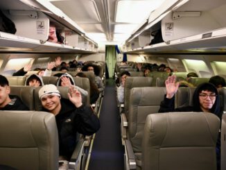 Avión Boeing 737 de la Fuerza Aérea de Chile transportando estudiantes universitarios a la Región de Aysén.
