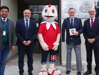 Tres fichas conmemorativas de Condorito, Yayita y Coné fabricadas por Casa de Moneda de Chile