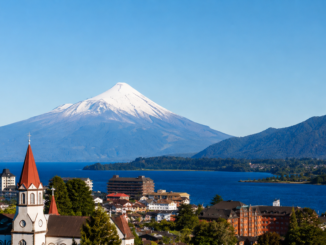 Paisaje natural de Pucón y Puerto Varas, destinos preferidos para viajar durante las Fiestas Patrias en Chile.
